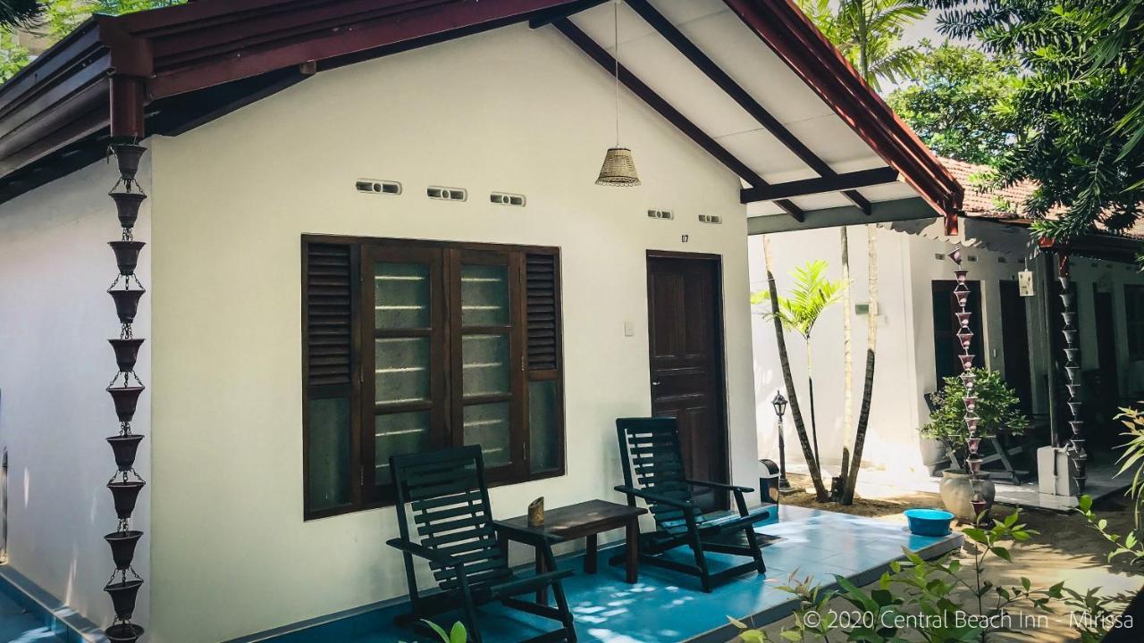 Central Beach Inn Mirissa Kültér fotó