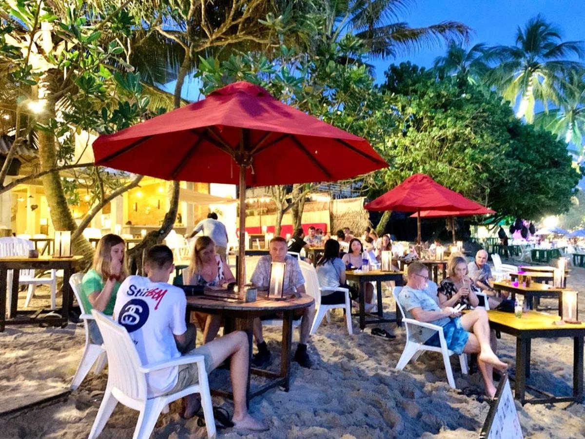 Central Beach Inn Mirissa Kültér fotó