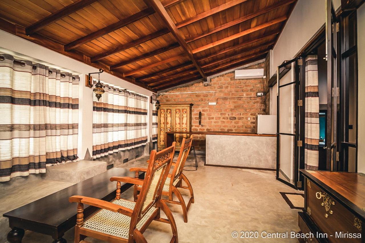 Central Beach Inn Mirissa Kültér fotó