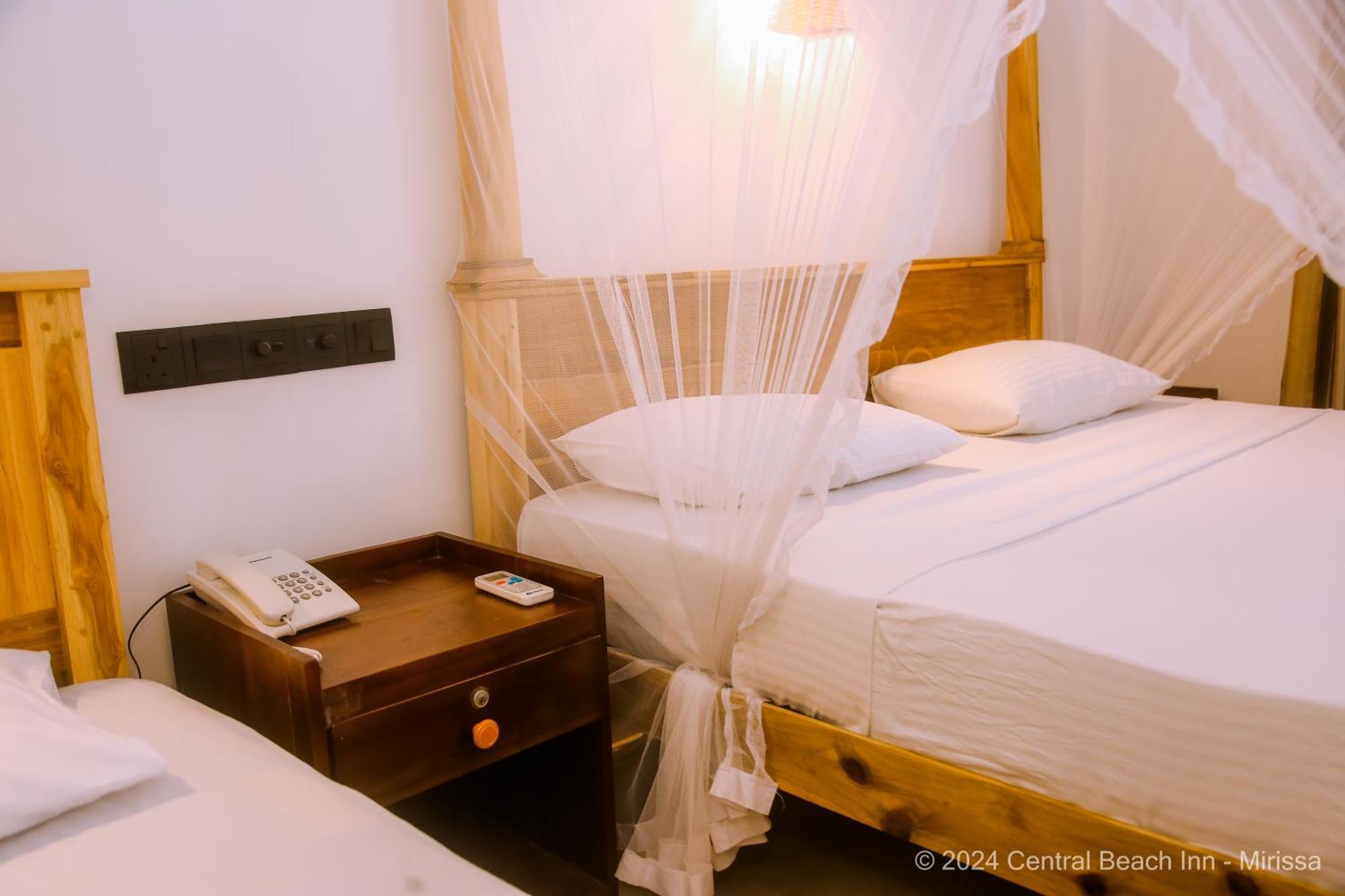 Central Beach Inn Mirissa Kültér fotó