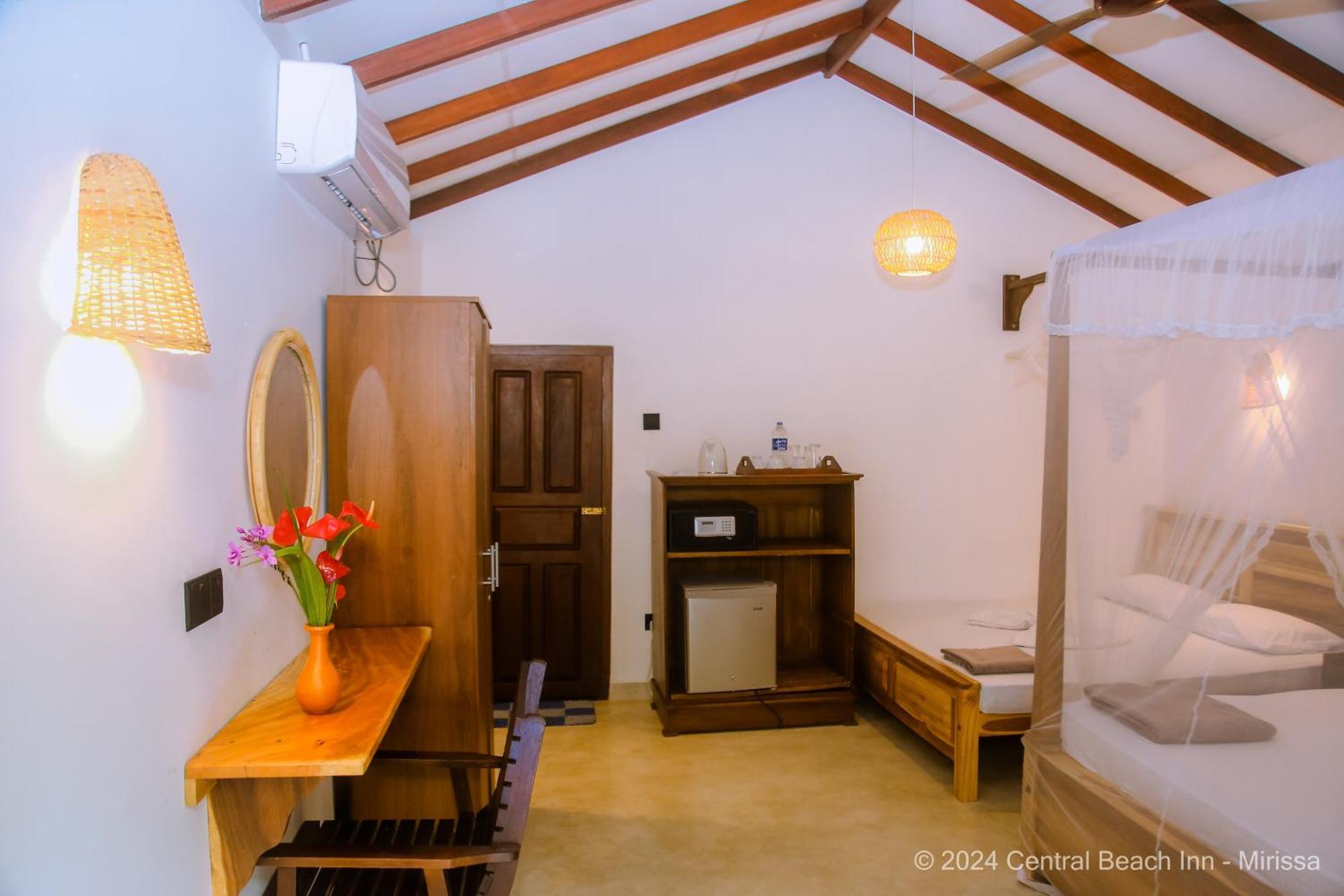 Central Beach Inn Mirissa Kültér fotó