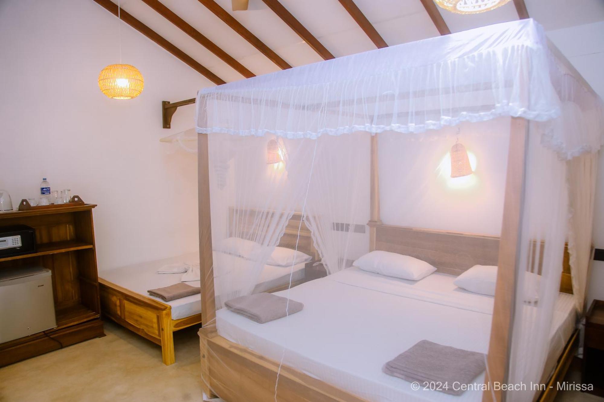 Central Beach Inn Mirissa Kültér fotó