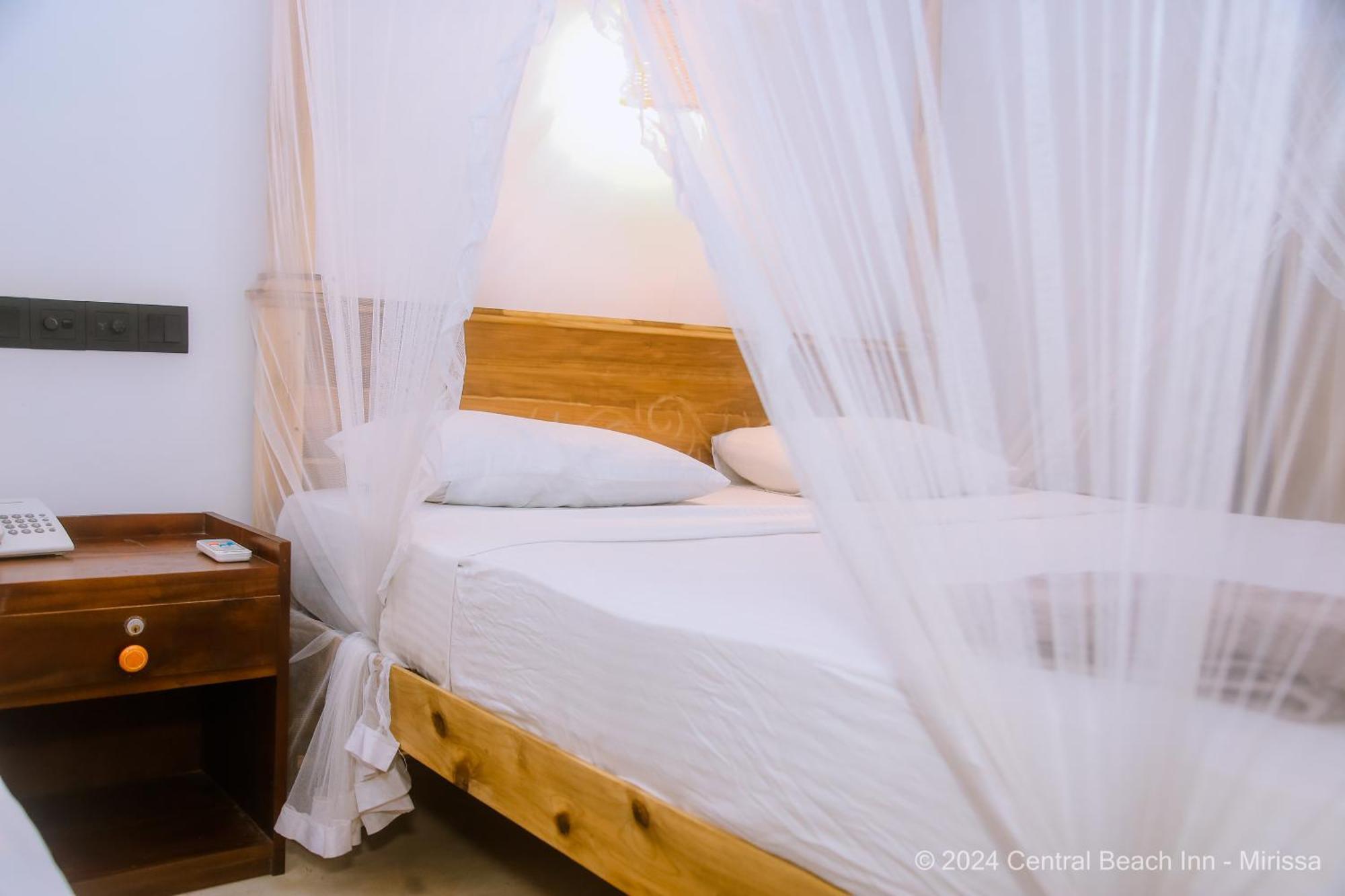 Central Beach Inn Mirissa Kültér fotó